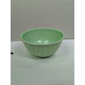 VINTAGE FIRE KING OVENWARE MADE IN USA JADEITE GREEN SWIRL MIXING BOWL